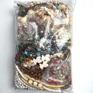 Jewelry Making Craft Lot 1lb 5oz Beads Findings Broken & Whole Pieces Mixed
